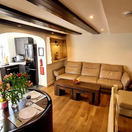 Speedy's - Cyanacottages