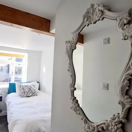 Speedy's - Cyanacottages